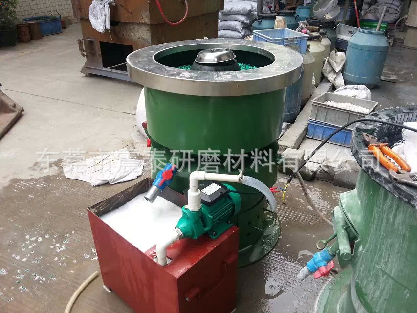 振動研磨機(jī)帶自動加水清洗功能